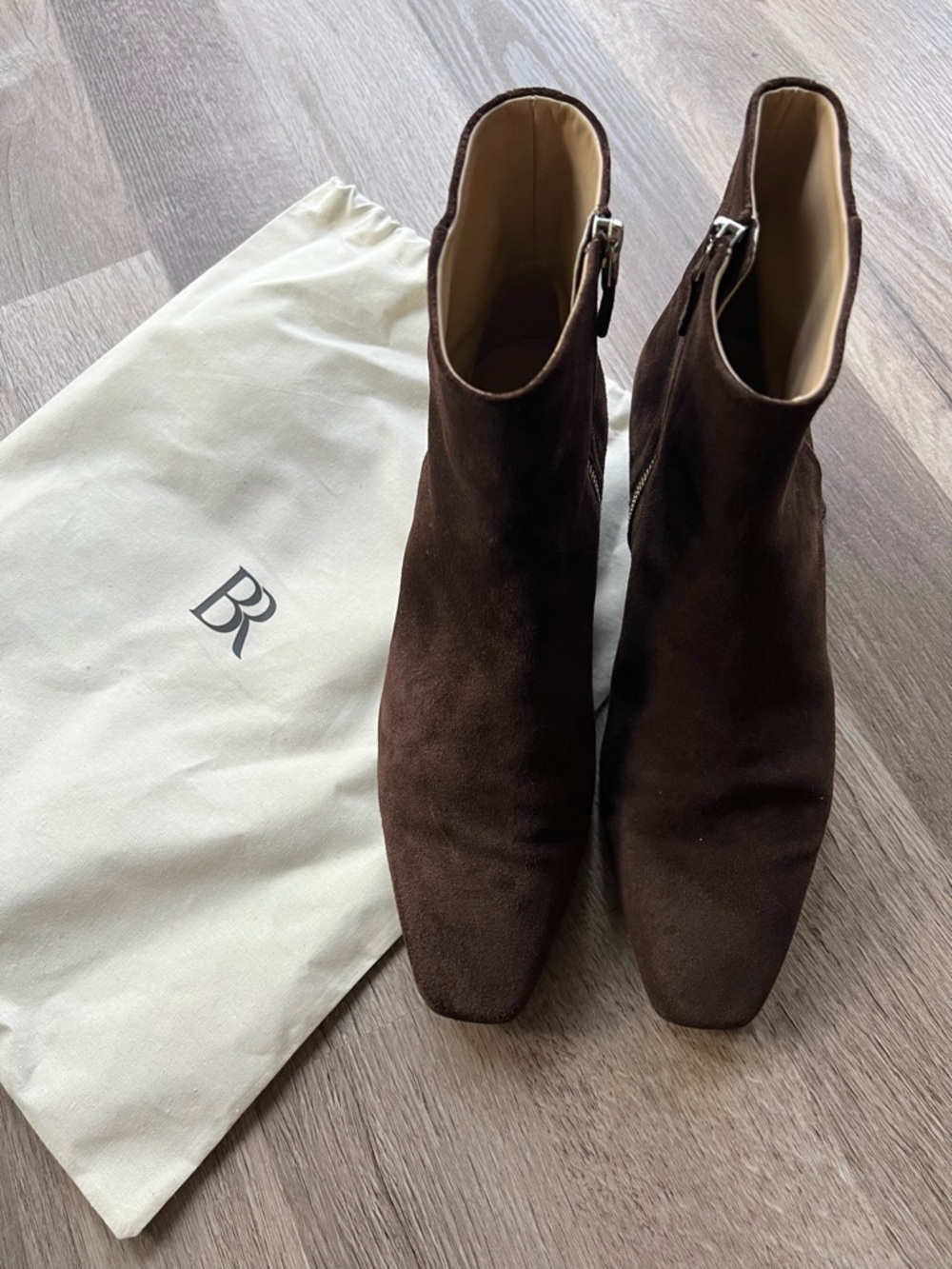 Banana Republic italian Suede ankle boot in brown